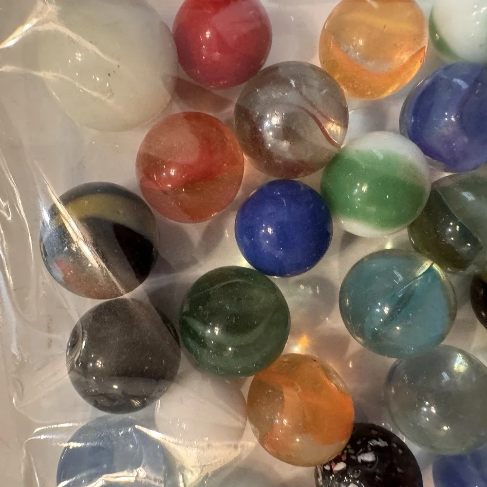 ESTATE Find lot‎ of vintage Marbles Banana Cats Eye Blizzard Helmets More 0026